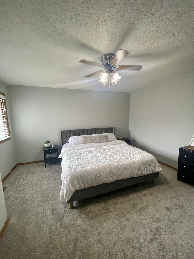 Building Photo - 185 Heather Ln