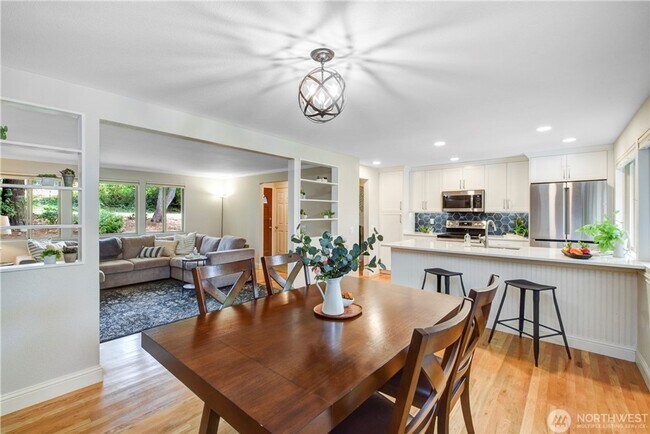 Foto del edificio - 3bd/1.75ba Kirkland Home