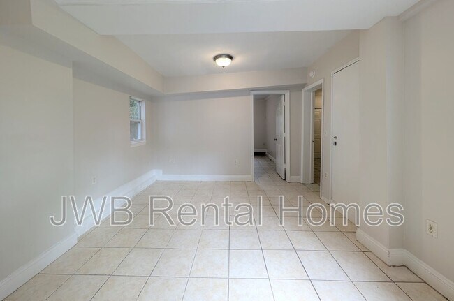 Foto del edificio - 1379 Ingleside Ave