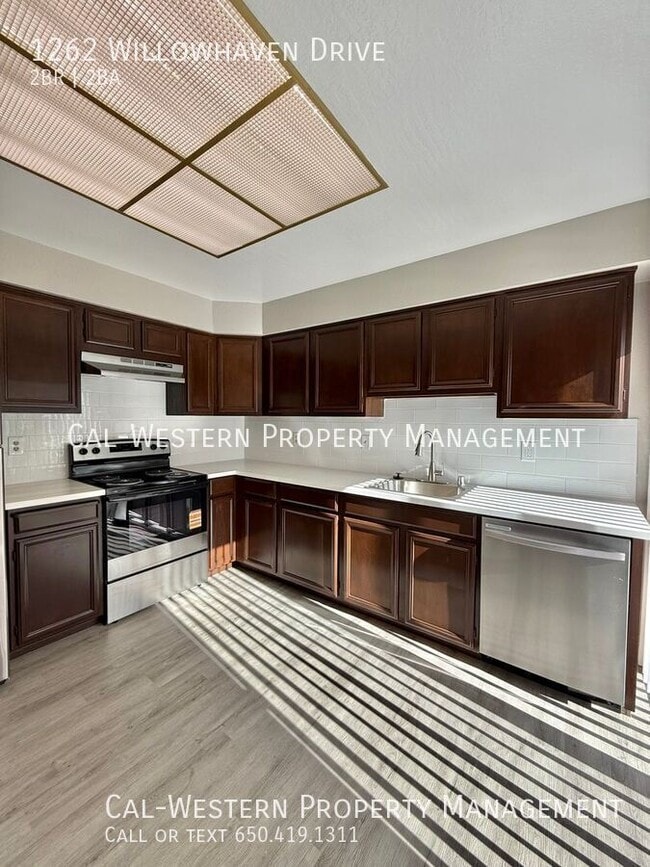 Building Photo - 1262 Willowhaven Dr