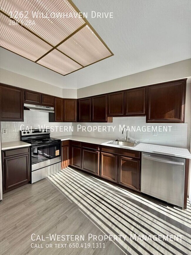 Foto del edificio - 1262 Willowhaven Dr