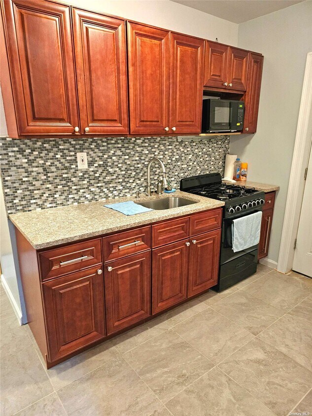 Foto principal - 96-02-96101 101st Ave