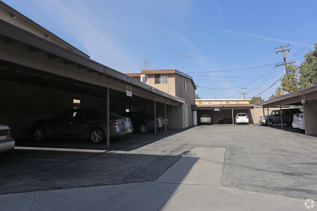 Building Photo - 14603 Rosecrans Ave