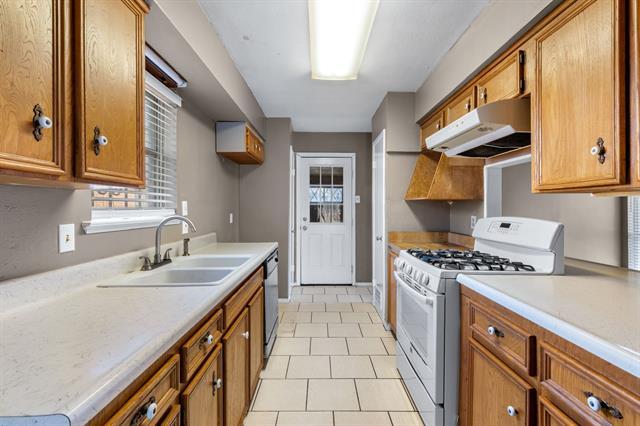 Building Photo - 1105 Lawson Dr