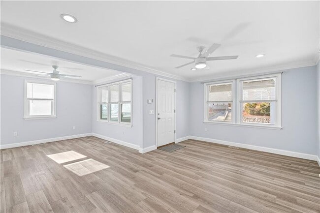 Building Photo - 37 Tyndall Ave