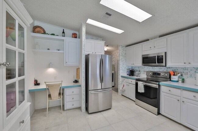 Building Photo - 2113 Sawgrass Ln