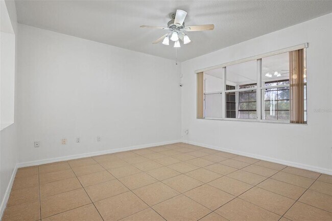 Building Photo - 2830 Paynes Prairie Cir