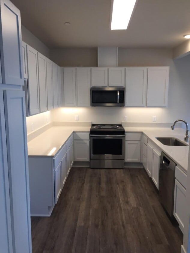 Spacious Kitchen - 217 SW 3rd Ave