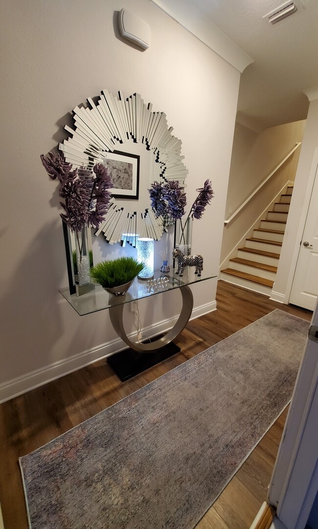 Front hallway - 112 Kara Lake Dr