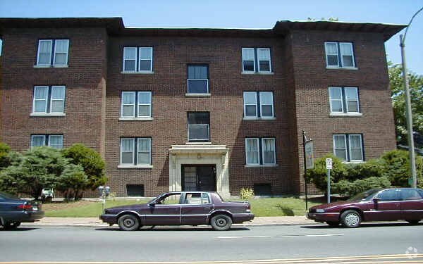 Building Photo - 6326 Southwood Ave