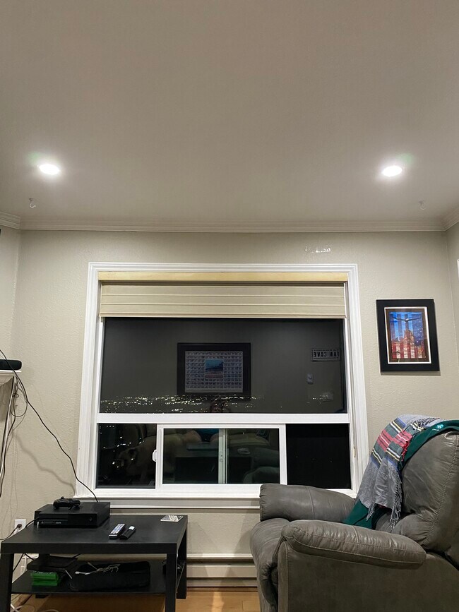 Foto del edificio - 2505 Miramar Ave