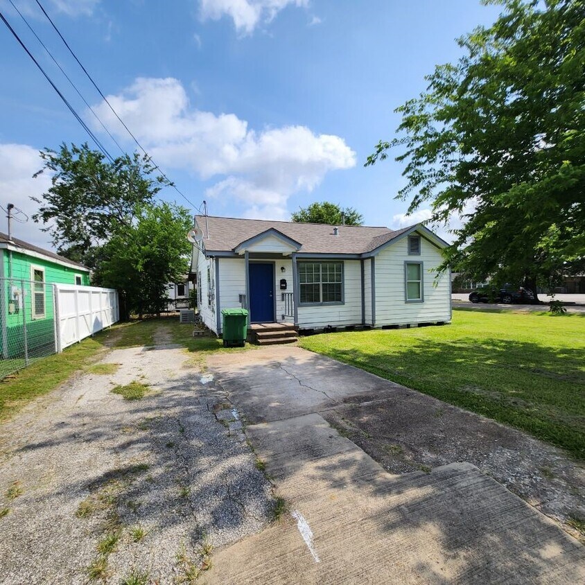 Primary Photo - 7931 Keller St
