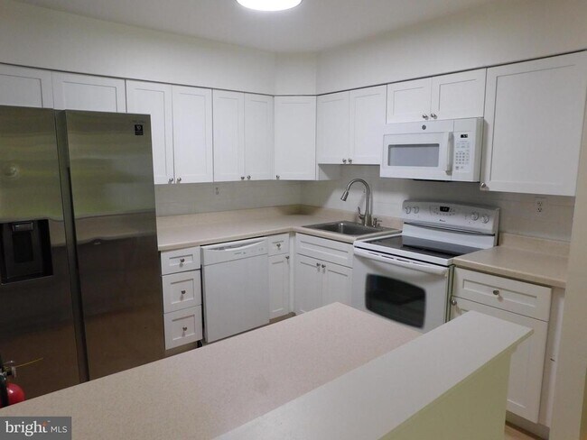 Building Photo - 87A W Bluebell Ln