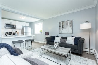 Building Photo - 977 Mohawk