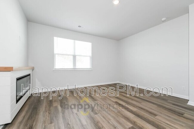 Foto del edificio - 8019 Precious Ct