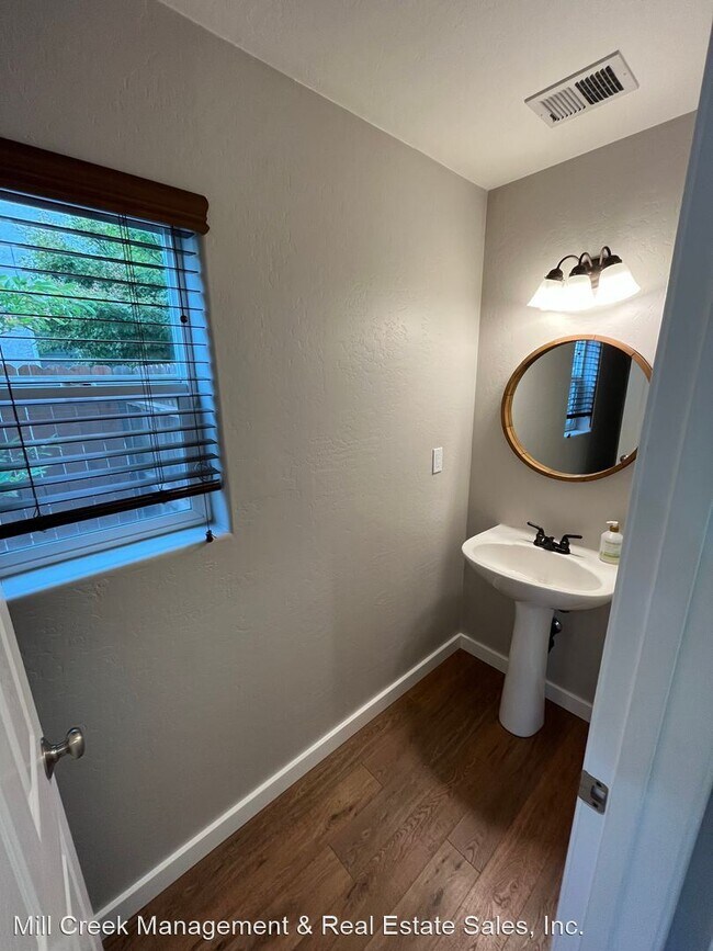 Foto del edificio - 3 br, 3 bath House - 3211 N. Memory