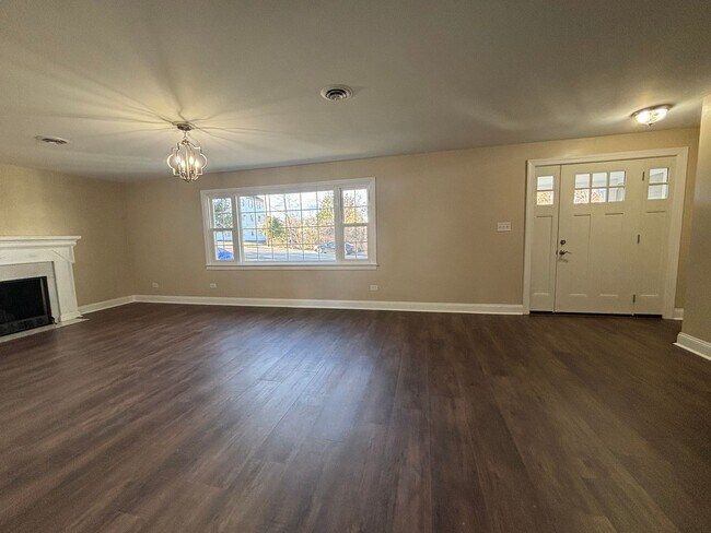 Foto del edificio - Radford 3 Br/2.5 Ba, Available for rent