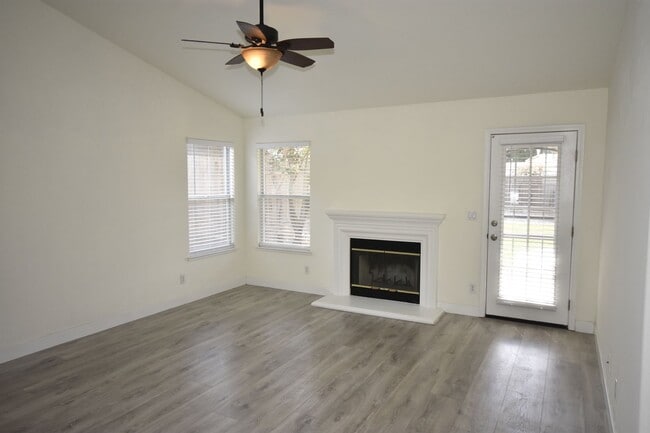 Building Photo - 8717 Aspen Hill Ct