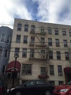 Building Photo - 207 48TH St