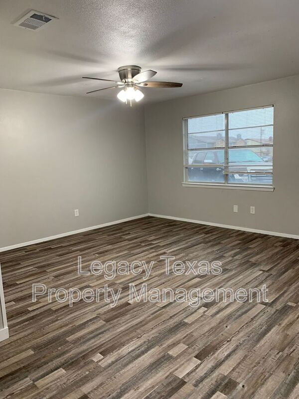 Foto del edificio - 1410 Courtney Pl