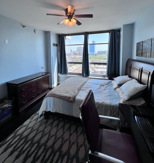 Bedroom - 1600 S Prairie Ave