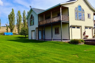 Building Photo - 26470 Old Hwy 93