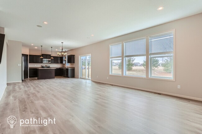 Foto del edificio - 7351 Quigley Avenue Northeast