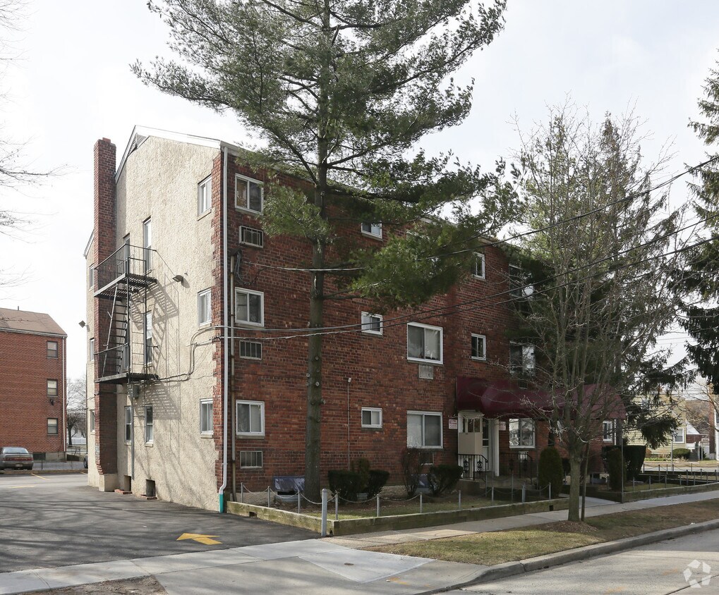 Building Photo - 260 Belmont Parkway