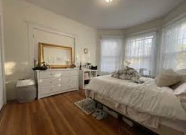 Building Photo - 9/1/26 - Huge 5BR/2BA in Brookline near BU, Packard's Corner, Coolidge