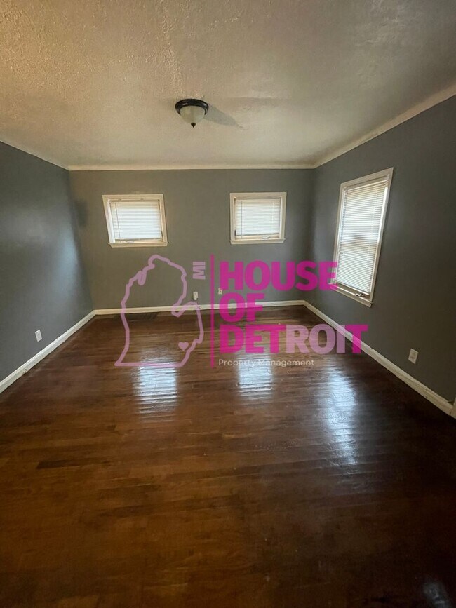 Foto del edificio - 3 BEDROOM | 1 BATH | FREE PRE SCREEN