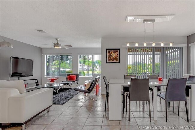 Foto del edificio - 6751 Boca Pines Trail