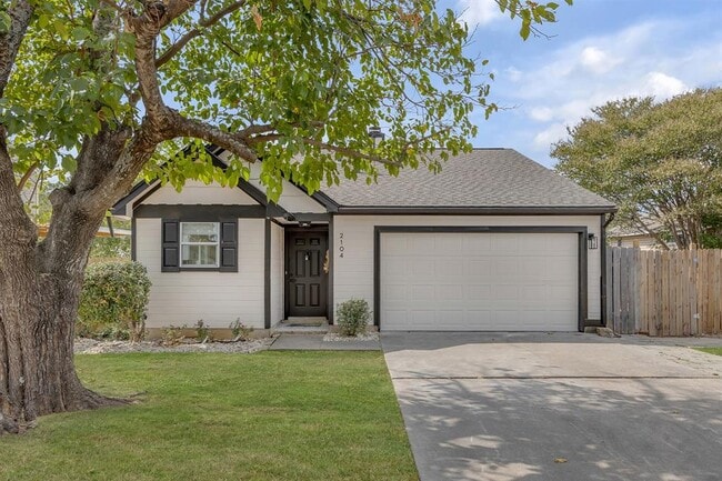 Building Photo - 2104 Andover Dr