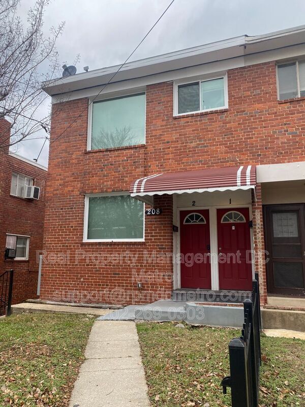 Primary Photo - 208 Webster St NE
