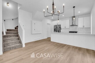 Building Photo - 15412-15496 96 Ave NW