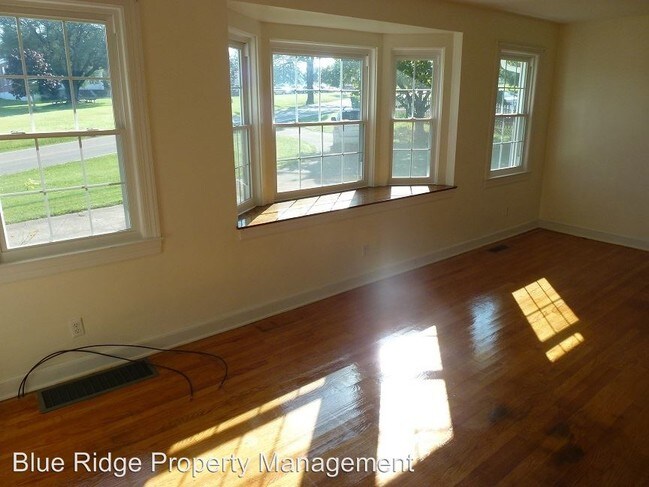 Foto del edificio - 1644 Blountville Blvd