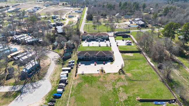Foto del edificio - 13165 Snow Ln