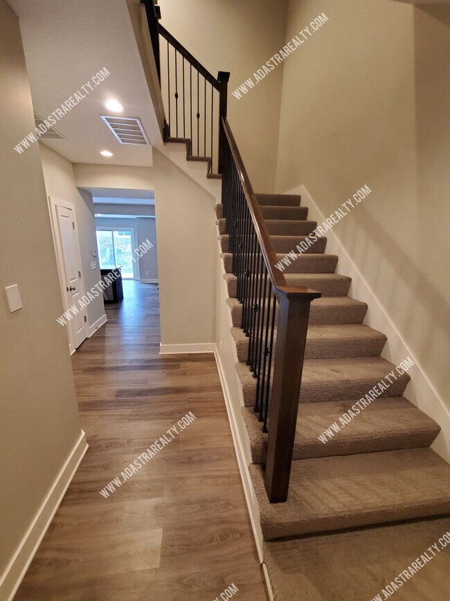 Foto del edificio - Gorgeous Like New-Built in 2020-Louisburg Town Home-Available NOW!!