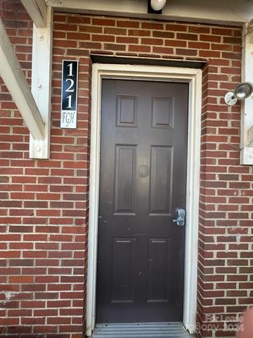 Primary Photo - 121 Irving Ave