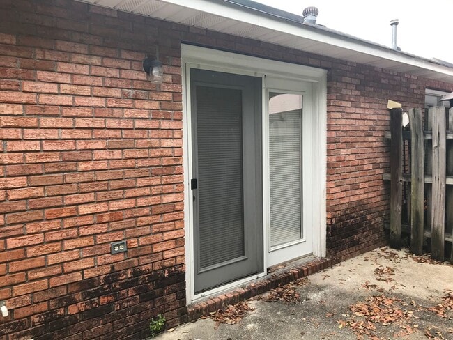 Photo - 1985 Rosie St House