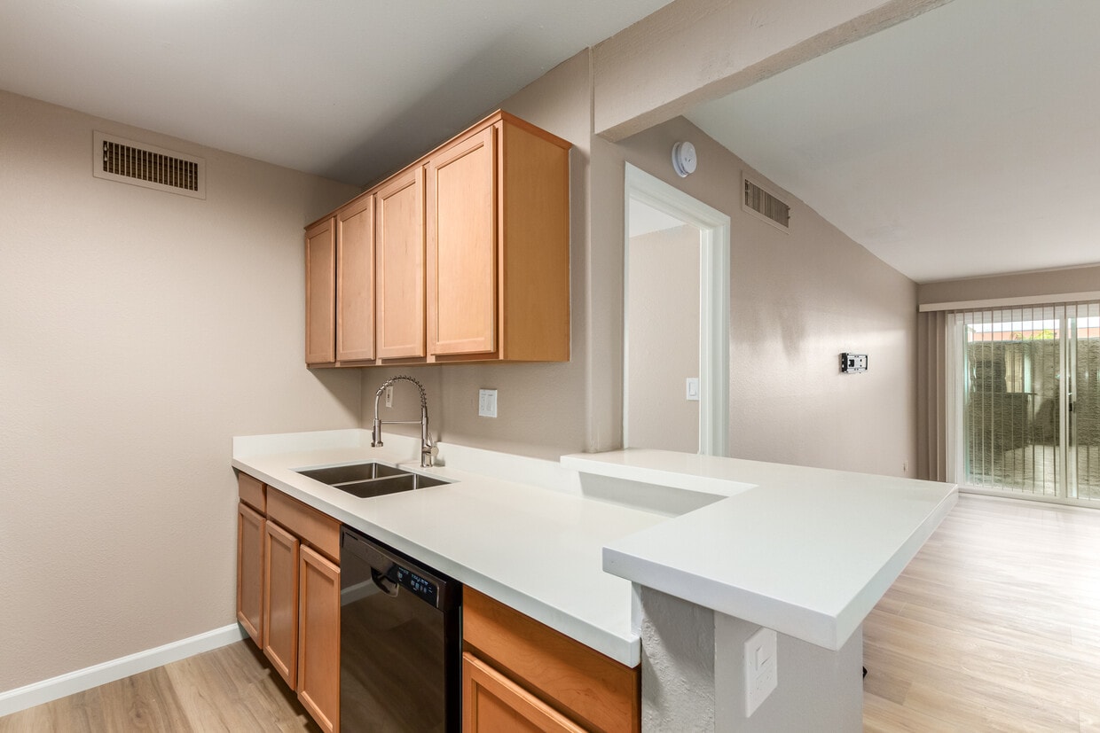 3828 N 32nd St Unit 106, Phoenix, AZ 85018 Condo for Rent in Phoenix