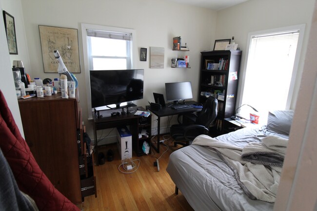 Building Photo - 3.0 bedroom in Cambridge Massachusetts 02141