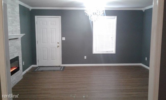Building Photo - 424 Woodspring Dr