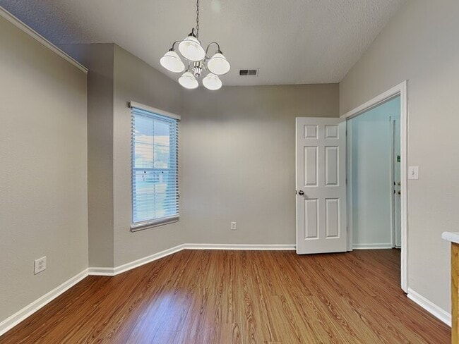 Building Photo - 409 Bridgestone Dr