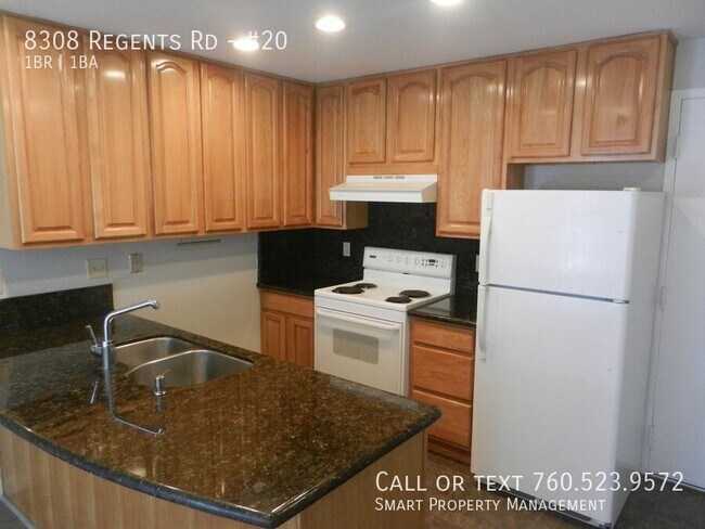 Foto del edificio - 8308 Regents Rd