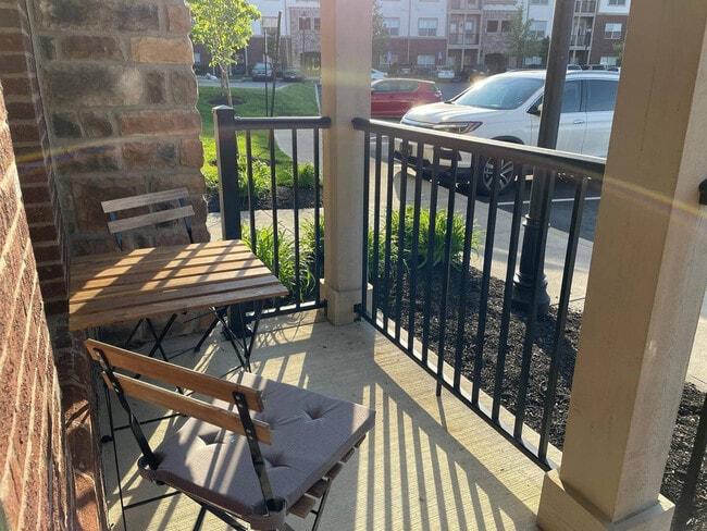 Building Photo - 740 Zumstein Ln