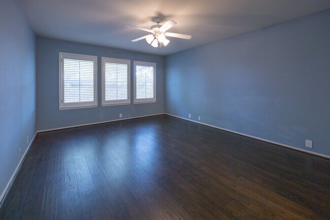 Building Photo - 15905 Avenel Way