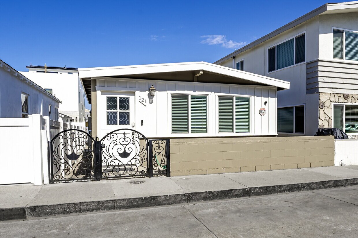 Foto principal - "Turnkey and Fully Remodeled Beachside Ret...