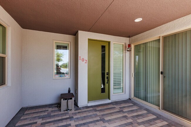 Foto del edificio - First floor unit in luxury gated Summerlin...