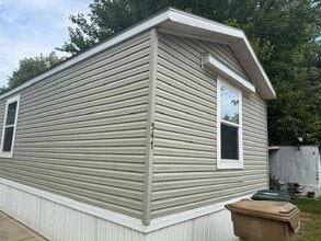 Building Photo - 547 Waxwing Ln
