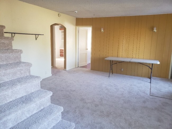 Building Photo - 216 Seymour Ave